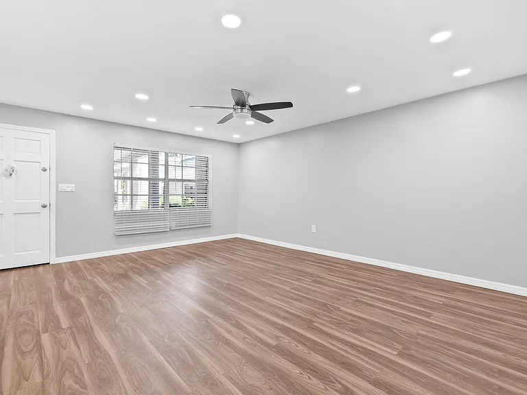 4325 Aegean Dr #106B — Photo 5