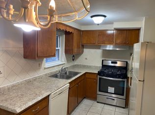 8917 Dewees St, Philadelphia, PA 19152