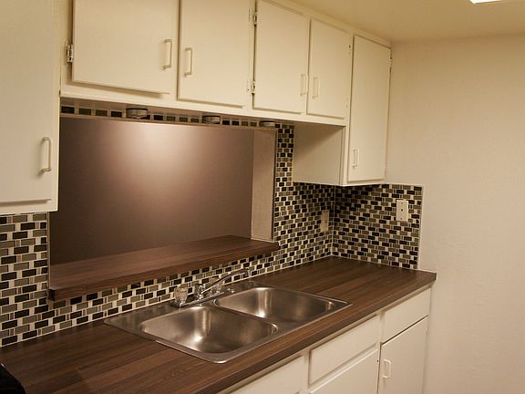 5th image of 4216 S Manhattan Ave APT 220