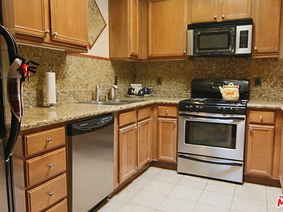 4th image of 14343 Burbank Blvd APT 304
