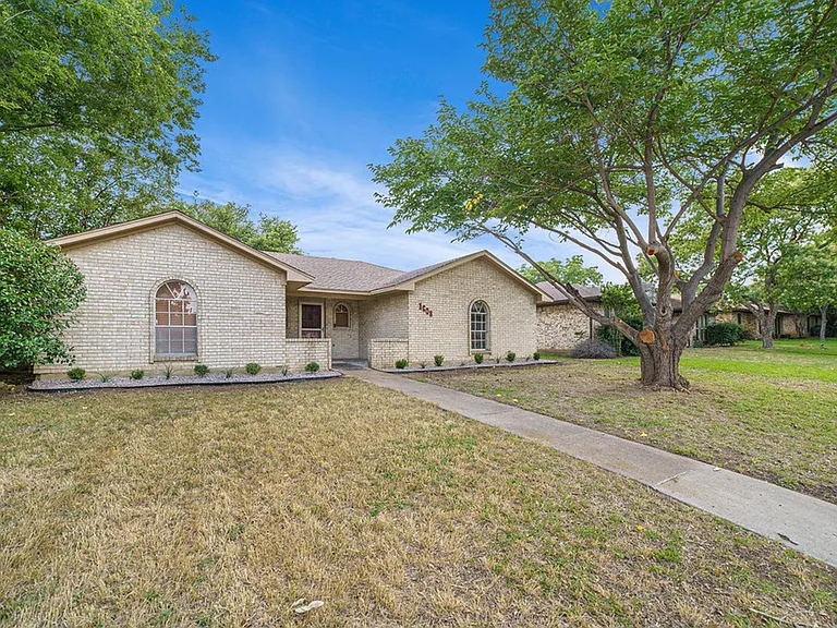1608 San Antone Ln — Photo 3