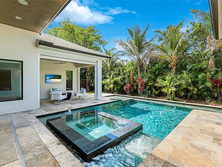 760 Park Shore Dr — Photo 32