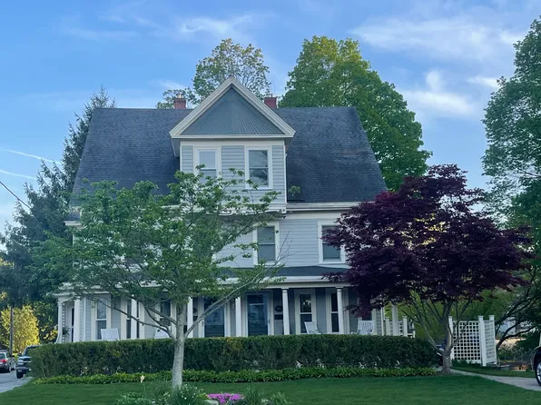 1412 South St, Portsmouth, NH 03801