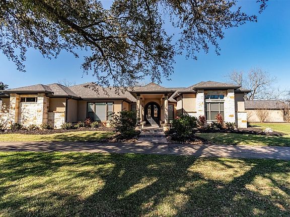 5th image of 4007 Pecan Bend Dr
