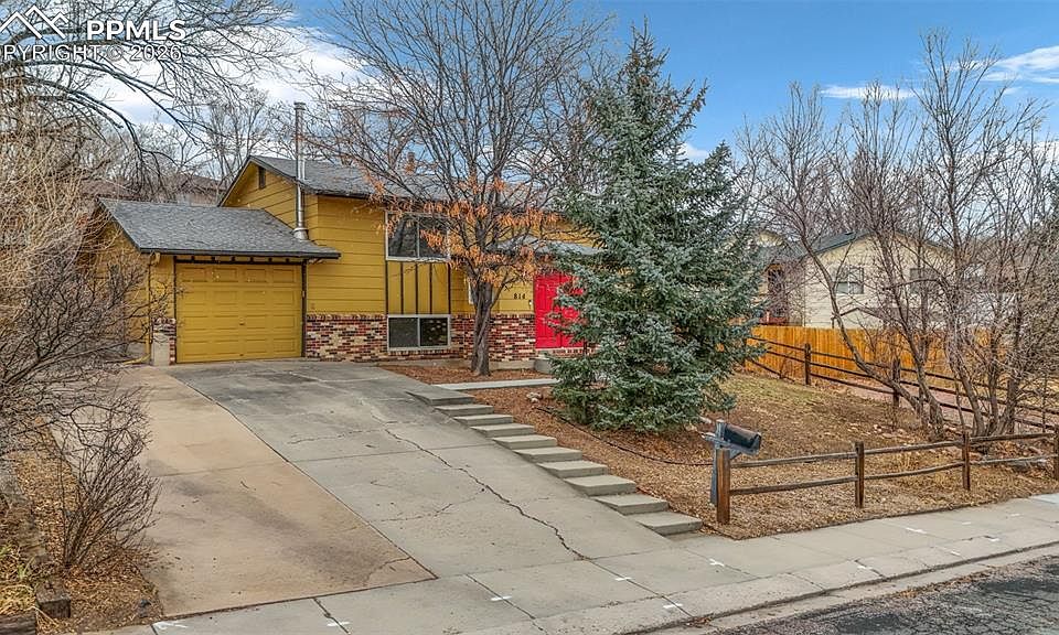 1st image of 814 Paradise Ln