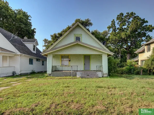 3023 Larimore Ave, Omaha, NE 68111