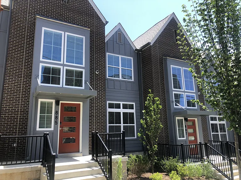 Manning Place — Photo 12