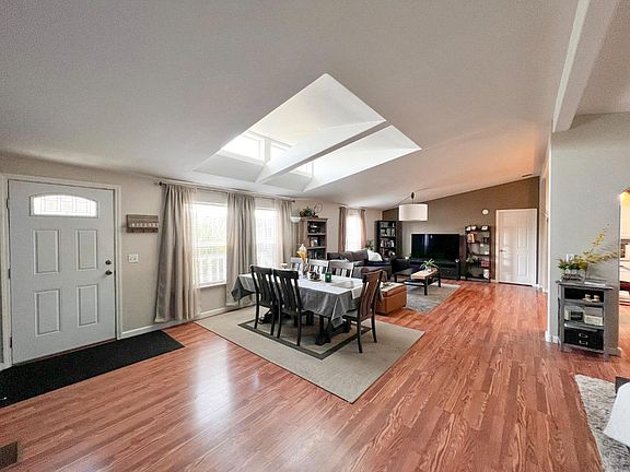 3rd image of 1225 Vienna Dr Space 229