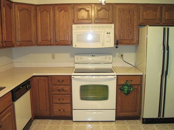 Large eat-in kitchen