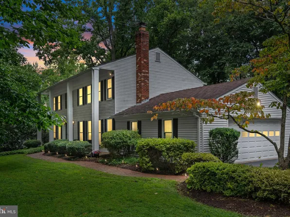 10186 Cedar Pond Dr, Vienna, VA 22182