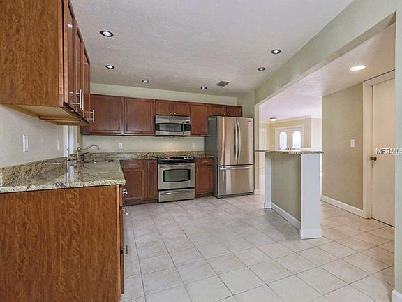 4th image of 1500 Quail Lake Dr
