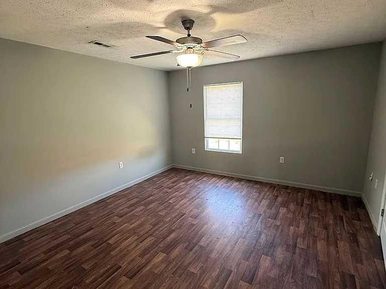 110 Nancy Ln — Photo 8