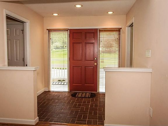 5th image of 319 Belwood Dr