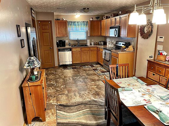 3rd image of 5576 Marshfield Dr