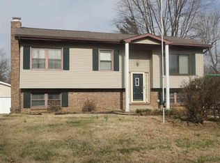 7400 Oakpark Dr, Newburgh, IN