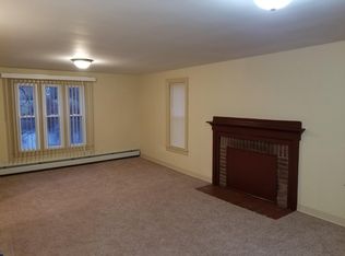 7 Elberta St, Warwick, RI 02889