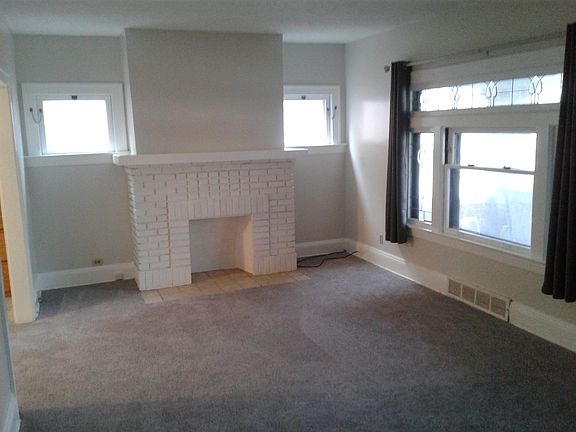 2nd image of 1673 Victoria Ave #1