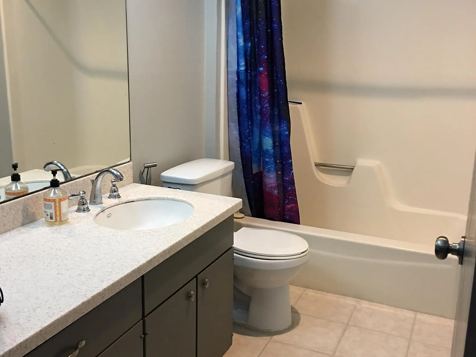 3 bed, 1756 sqft, $2,400 — Photo 4