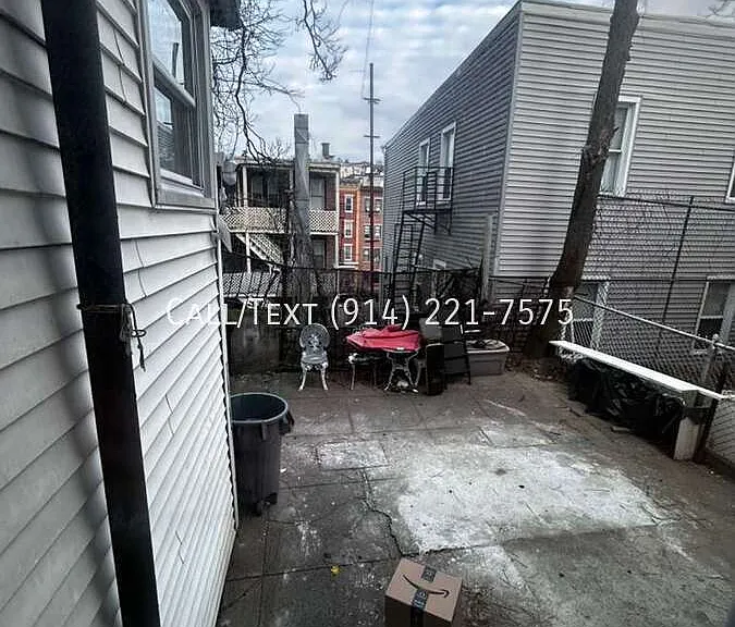 162 Linden St — Photo 6