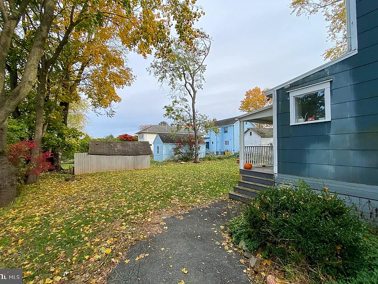10 Princeton Ave — Photo 18