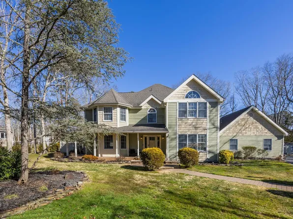 1 Caledonia Dr, Ocean View, NJ 08230