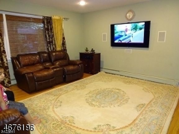3rd image of 11 Laurelton Rd