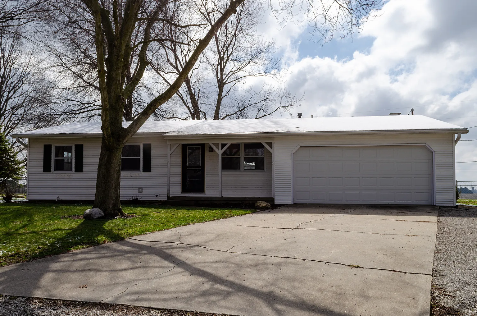 307 Eisenhower Dr photo 1