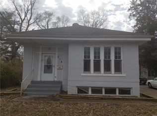 214 Chambers Rd, Saint Louis, MO 63137