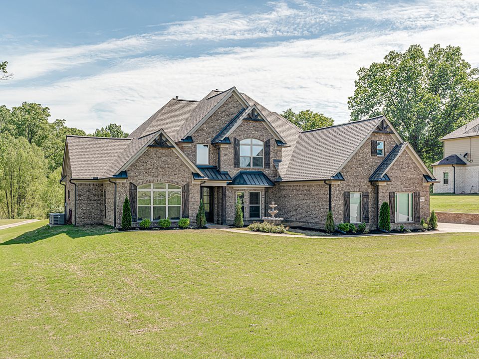 1st image of 1303 Courtyard Dr