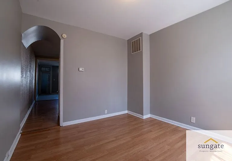 1210A Sargeant St — Photo 2