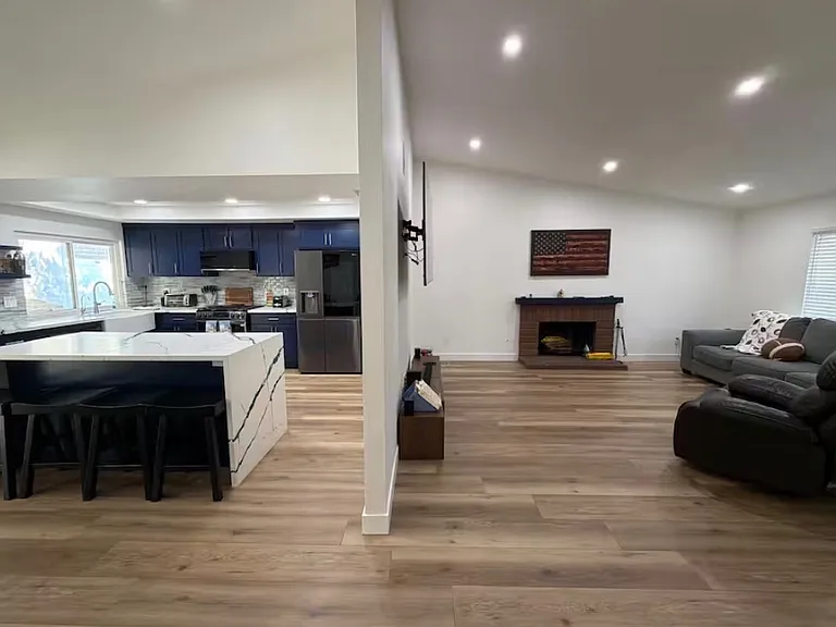 2509 Canterbury Trl — Photo 3