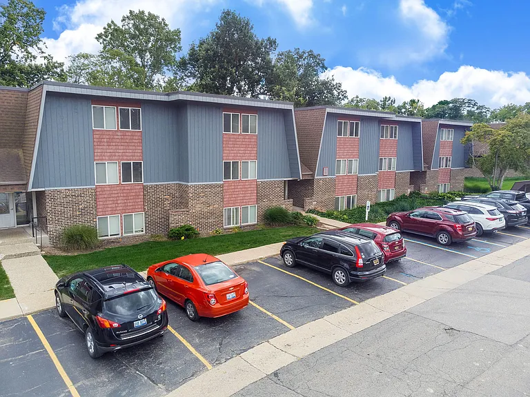 Briarlane Apartments — Photo 23