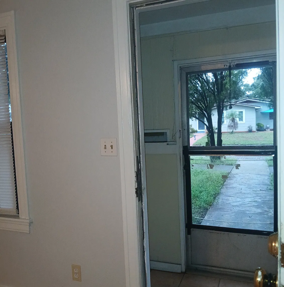 3/2 North St. Pete. w/Garage — Photo 4