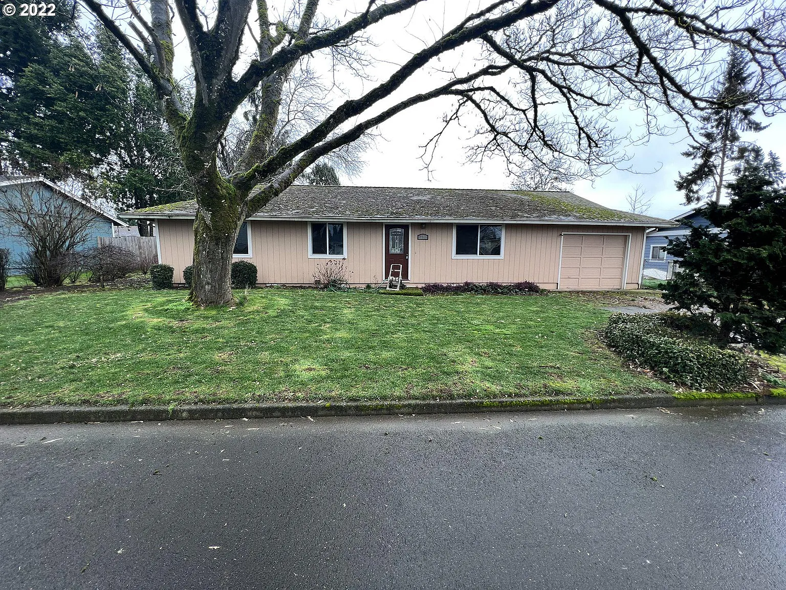 221 SW 6th Pl photo 1