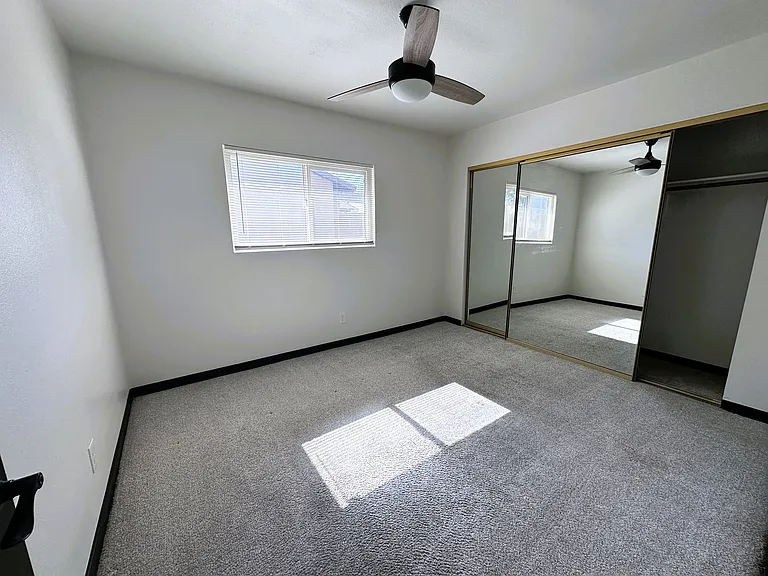 328 Linn Ln — Photo 9