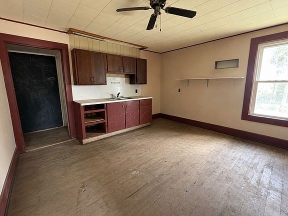 2nd image of 619 11th St