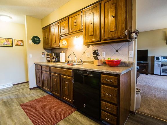 5th image of 211 Fairview Dr