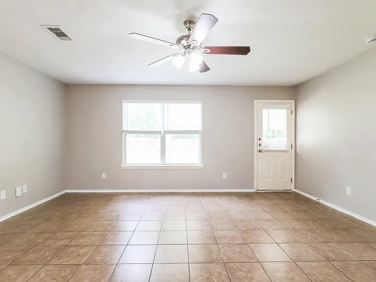 10005 Sterling Place Dr — Photo 4