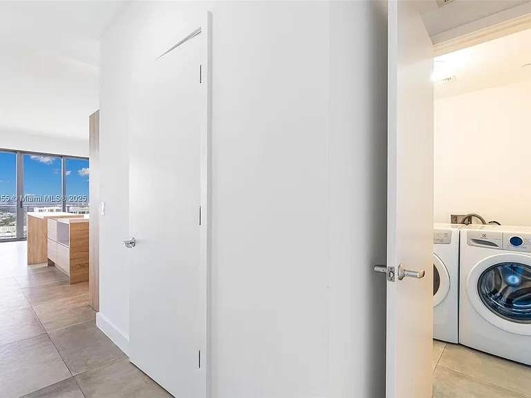 16385 Biscayne Blvd #4 — Photo 45