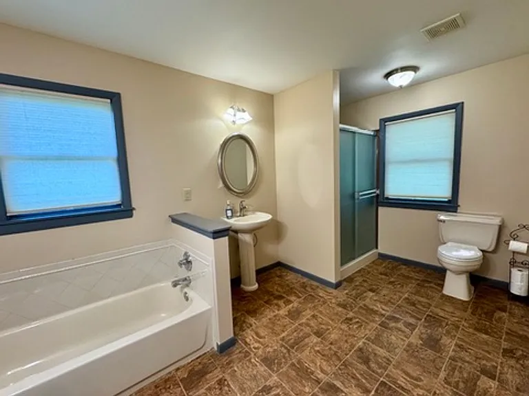 122 N Buckner Tarsney Rd — Photo 11