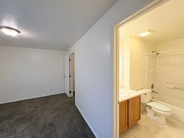 334 W Mountain View Dr — Photo 9