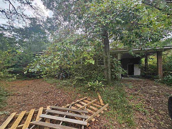 3rd image of 1921 Edgehill Rd