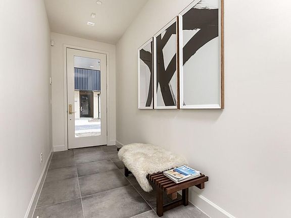 2nd image of 1920 Park Ave #202