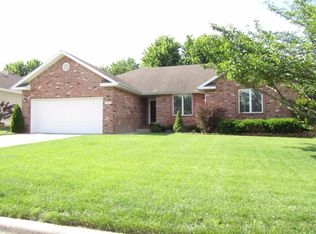 932 W Cypress St, Springfield, MO 65807