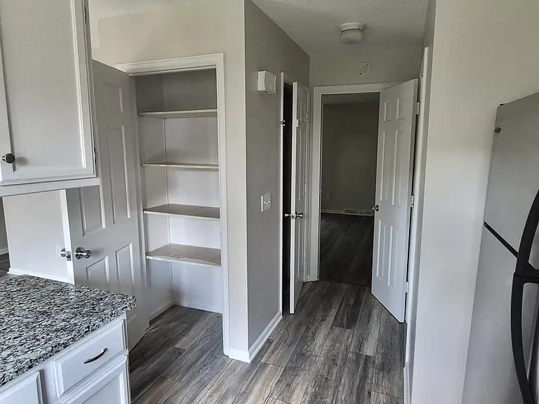 5739 Cresthaven Ln — Photo 6