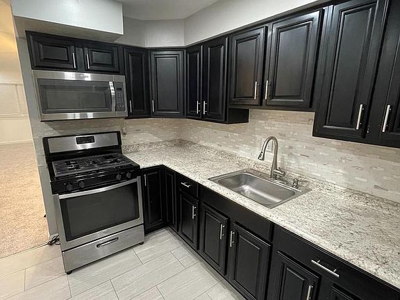 2nd image of 3349 Fairdale Rd