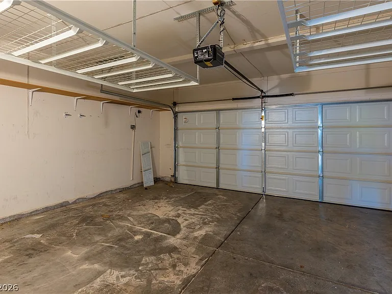 10517 Jeremy Ridge Ave — Photo 16