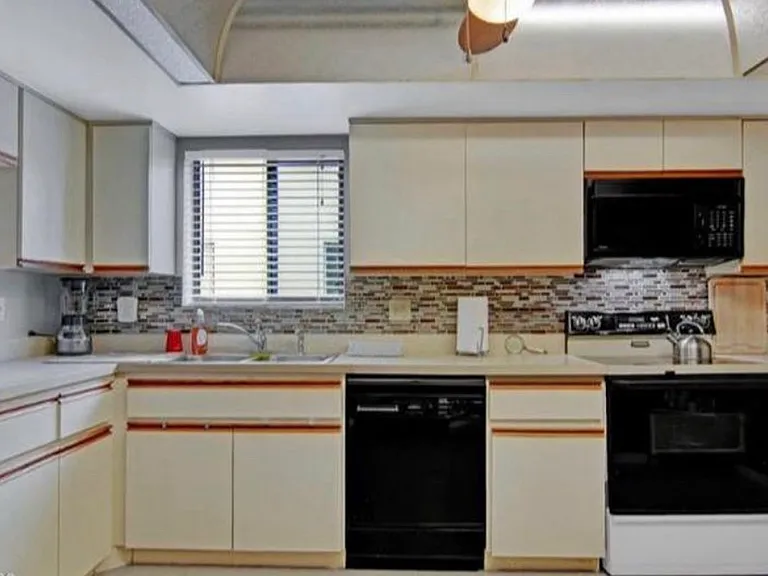 5801 N Atlantic Ave — Photo 19