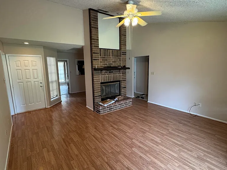 4904 Cypress Ave — Photo 3