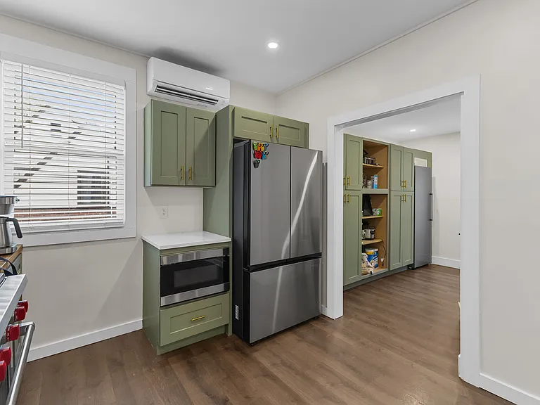 335 Salisbury St — Photo 10